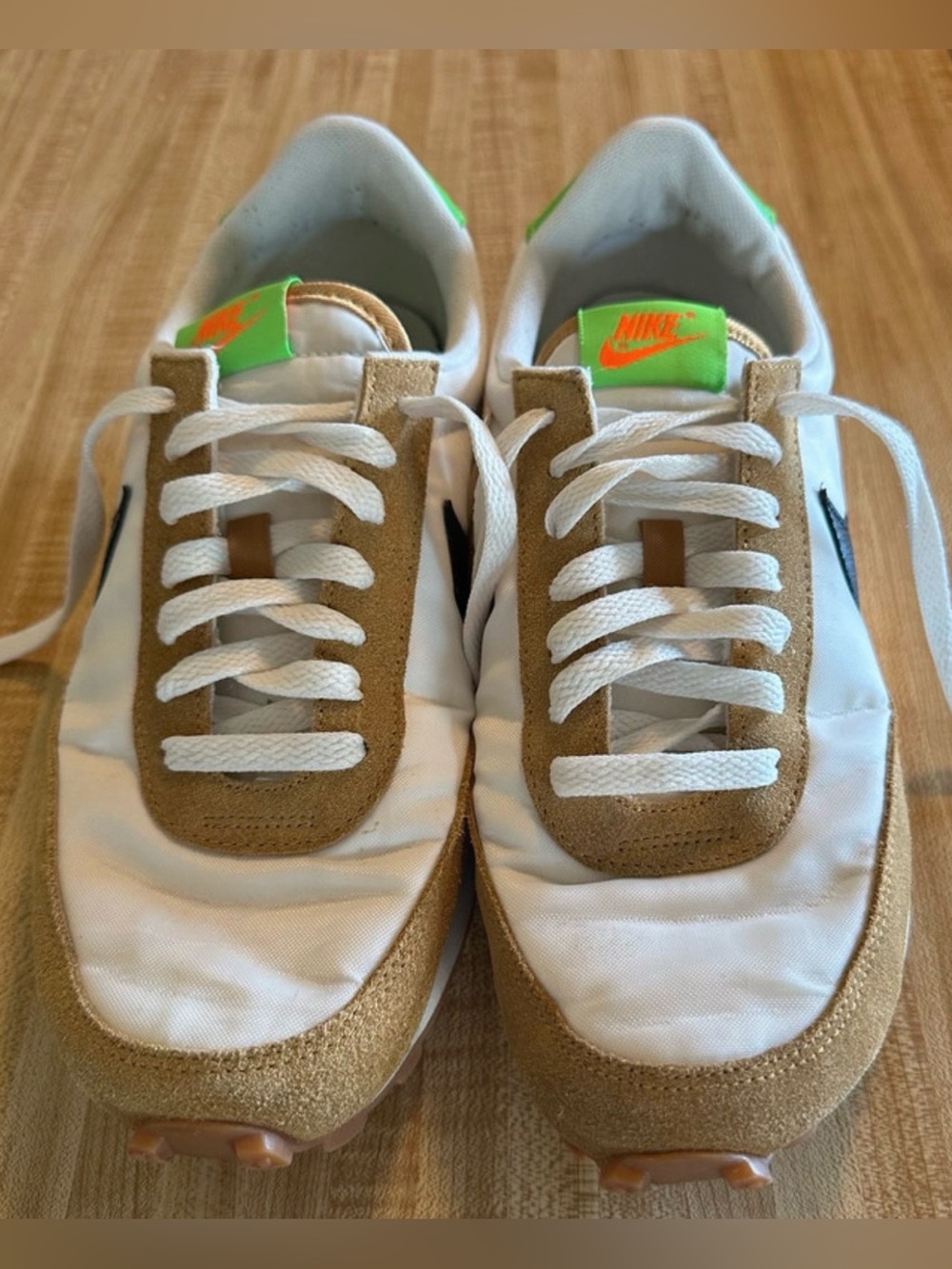 Nike Men's White Gold Sneakers